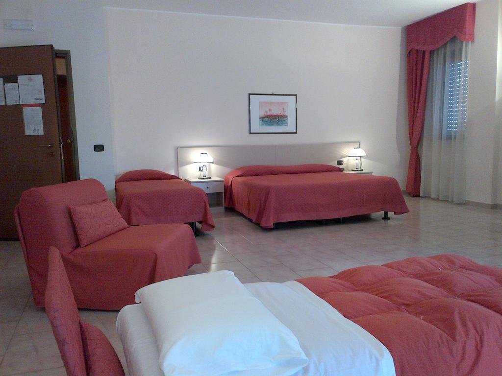 Rondo' Hotel Bari Exteriör bild