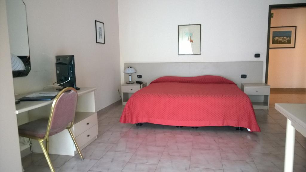 Rondo' Hotel Bari Exteriör bild