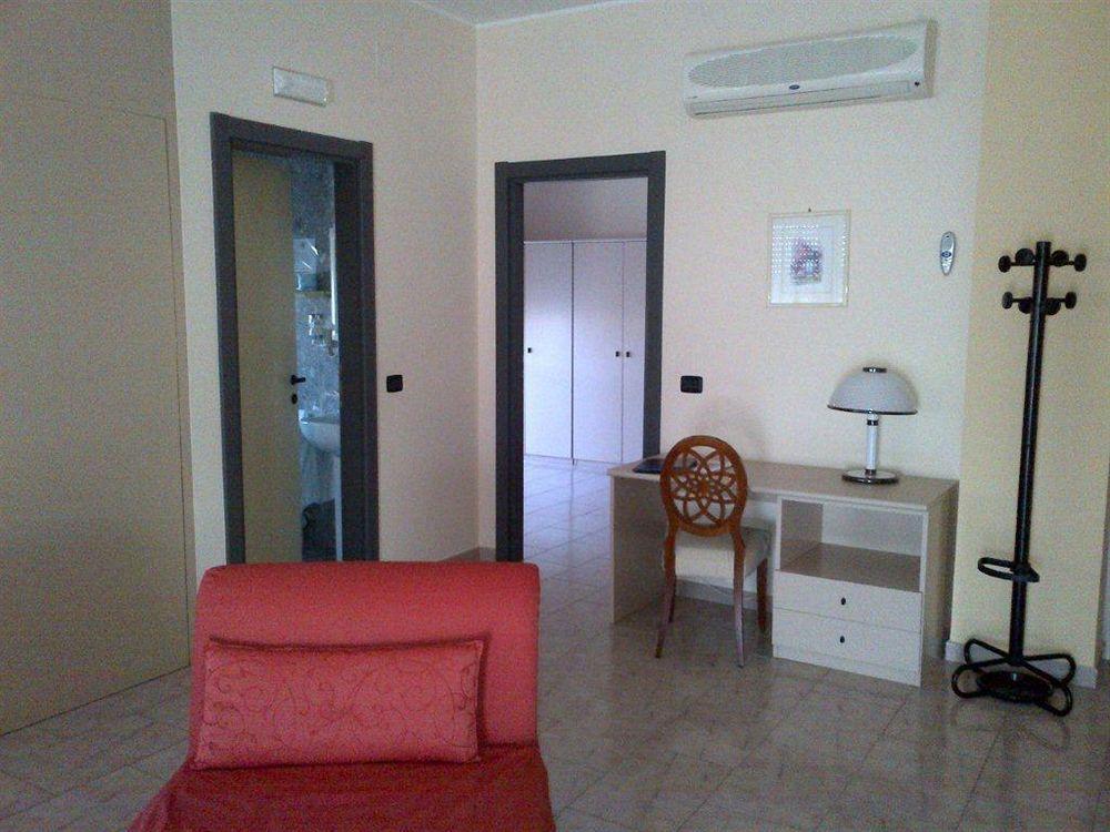 Rondo' Hotel Bari Exteriör bild