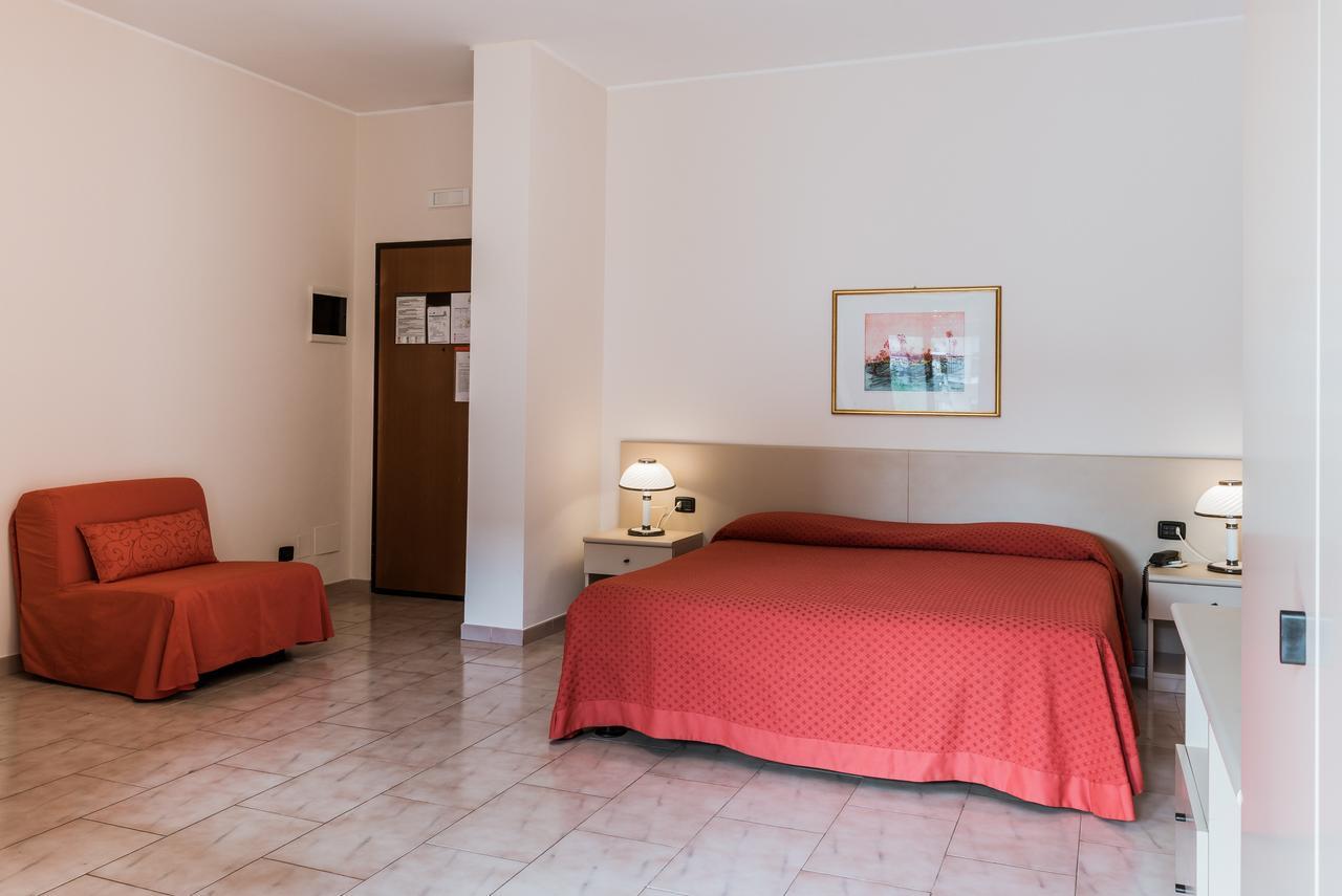 Rondo' Hotel Bari Exteriör bild