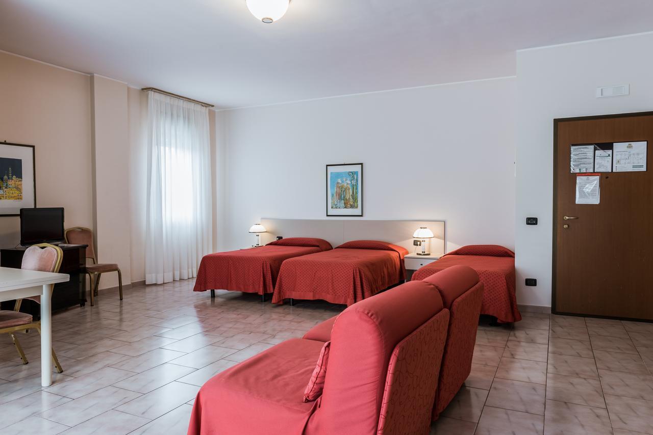 Rondo' Hotel Bari Exteriör bild