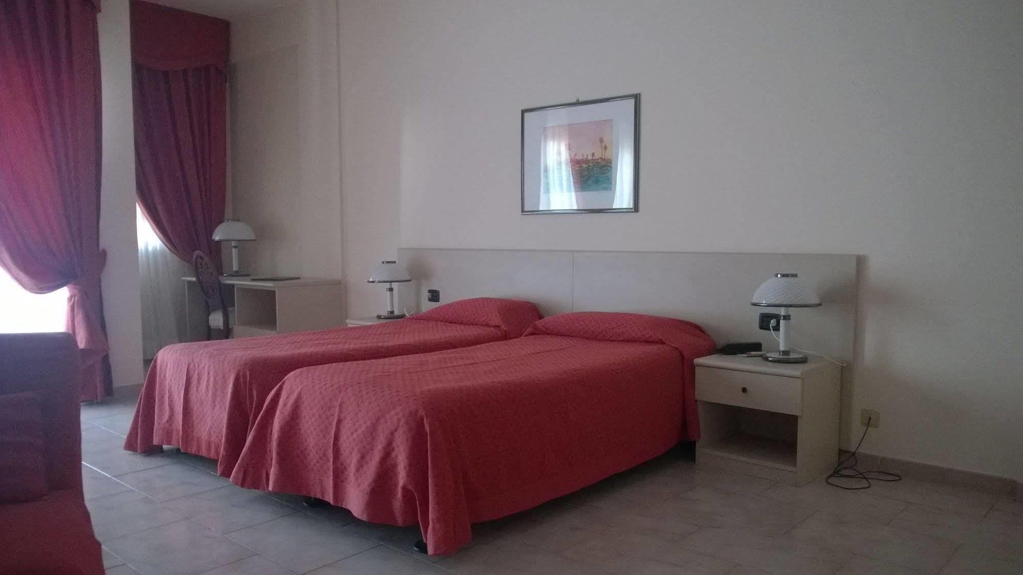 Rondo' Hotel Bari Exteriör bild