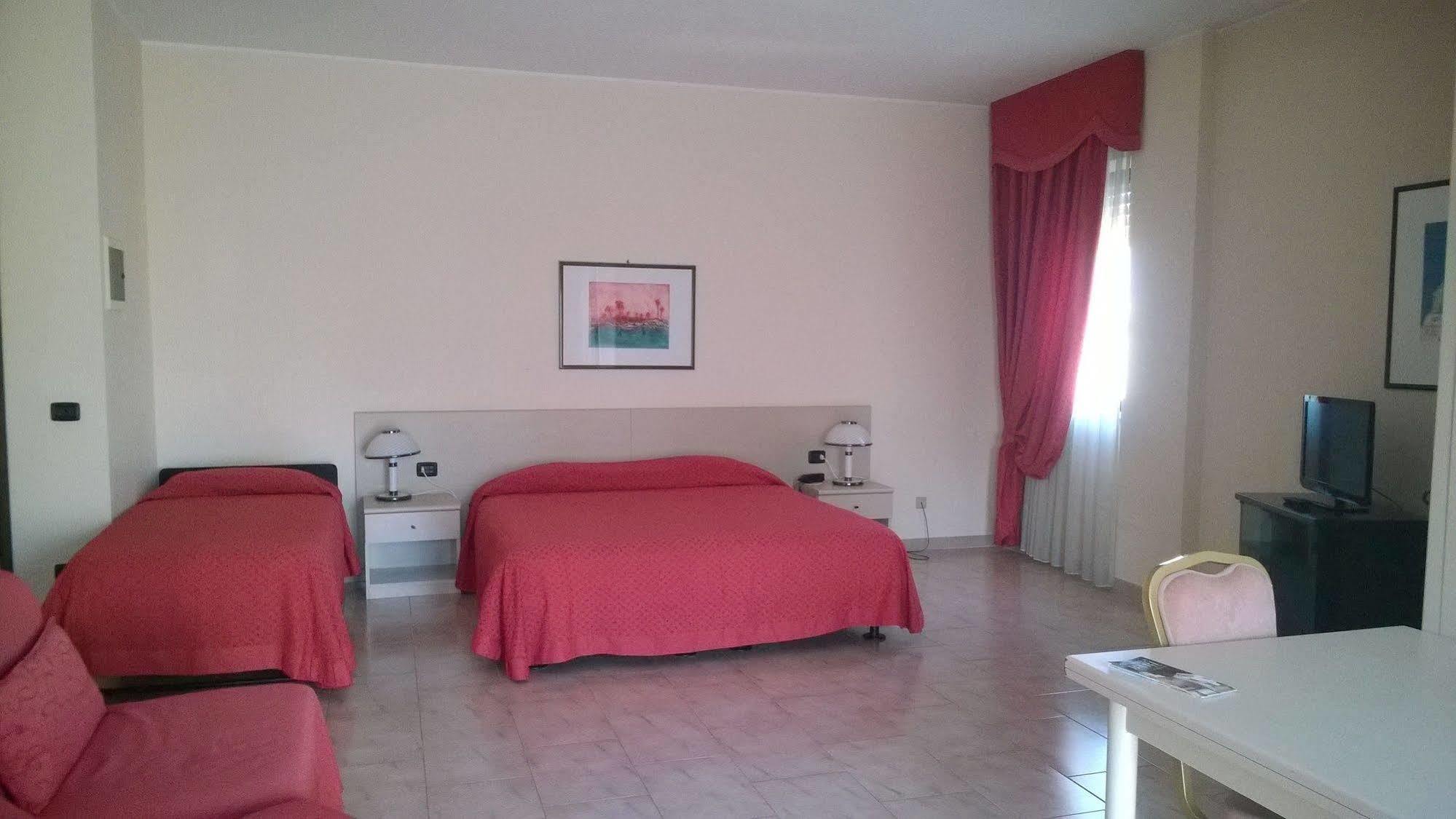 Rondo' Hotel Bari Exteriör bild