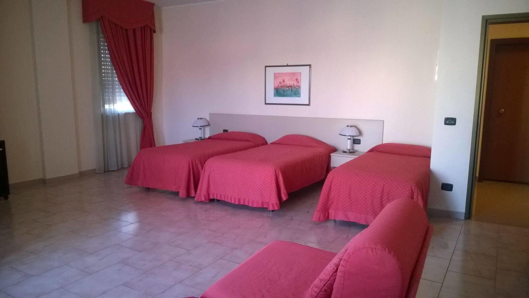 Rondo' Hotel Bari Exteriör bild