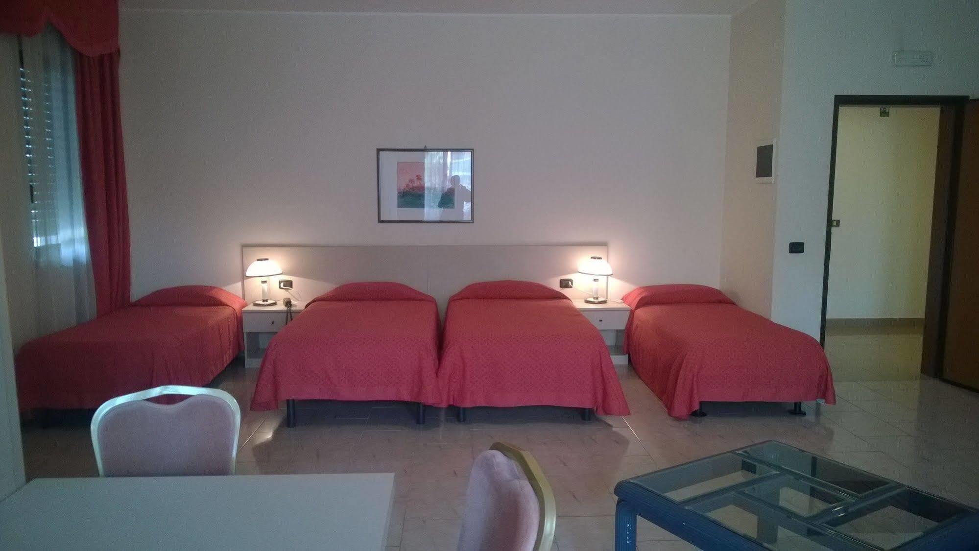 Rondo' Hotel Bari Exteriör bild